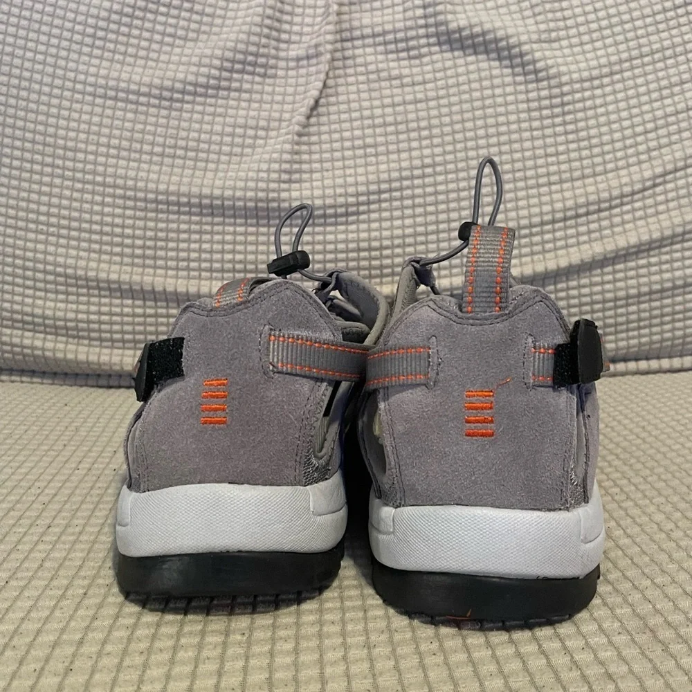 Lands' End Gray and‎ Black Sandals